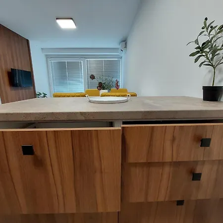 Blue Horizon Apartment *